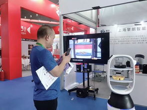 擎朗餐饮服务机器人亮相2019中国国际食品餐饮博览会，引领餐饮网络技术服务新潮流